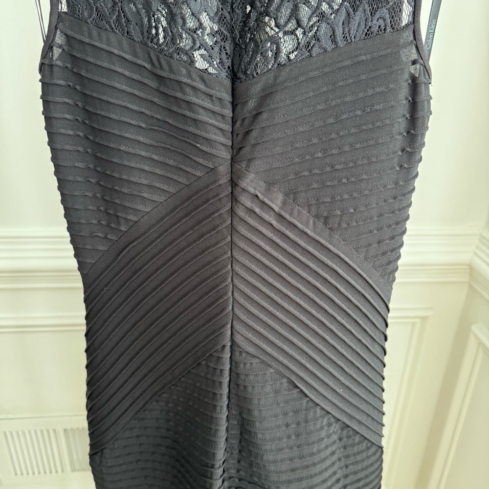 Calvin Klein Elegant Formal Black Lace Minimalist GraduationDress Size Small - Picture 7 of 7